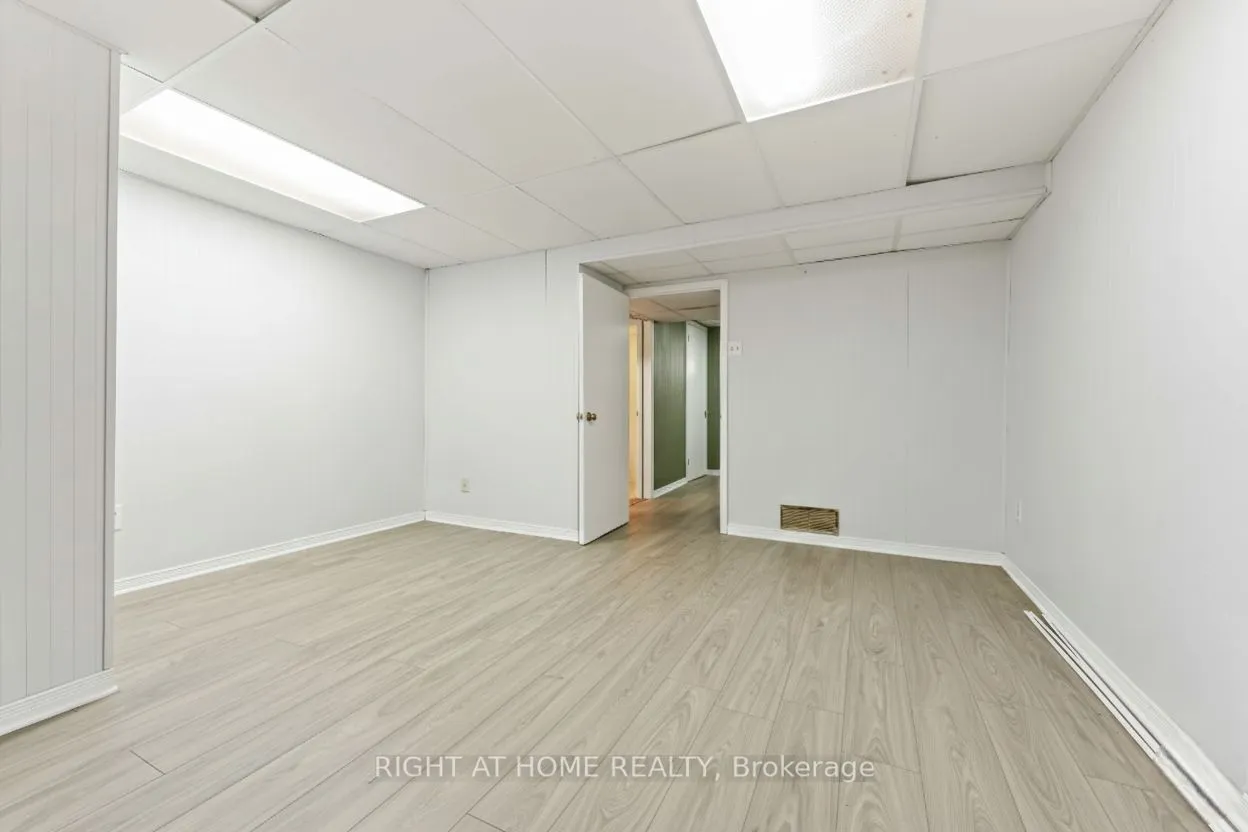 21 Ventnor Way, ON K2J 1M2