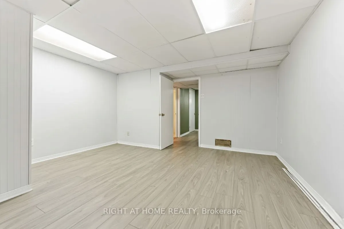 21 Ventnor Way, ON K2J 1M2