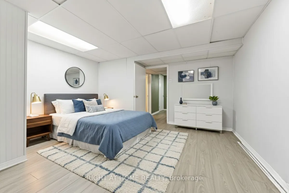 21 Ventnor Way, ON K2J 1M2