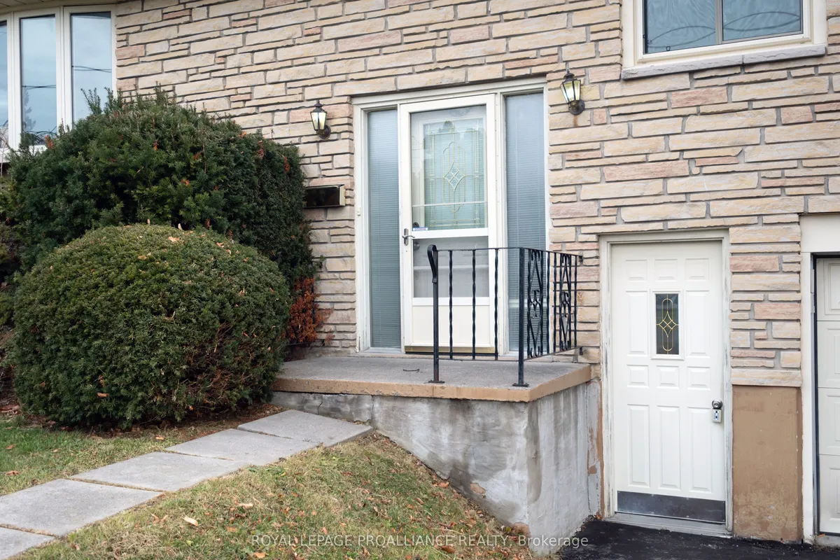 146 Country Club Drive, ON K8R 1B2