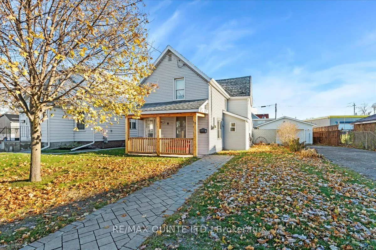 15 Gordon Avenue, ON K8P 3E4