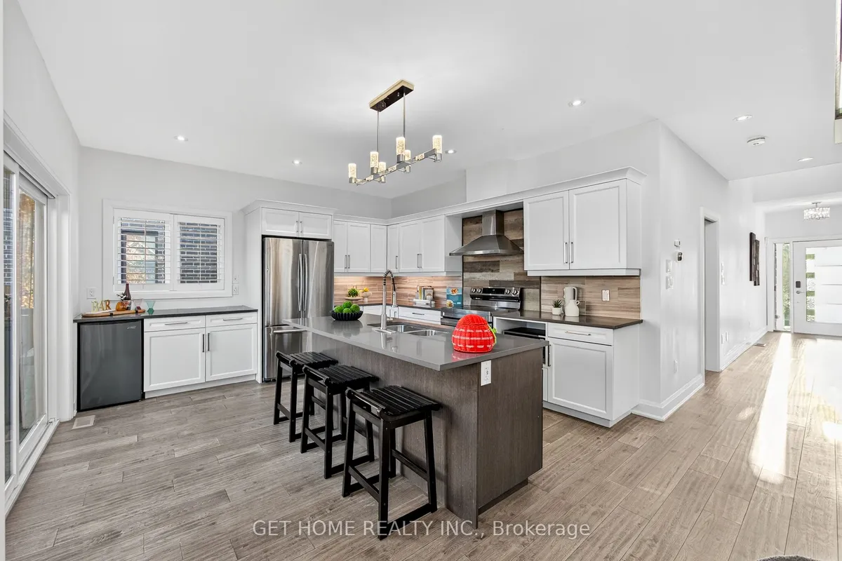 16 Olde School Court, ON L2N 0B1