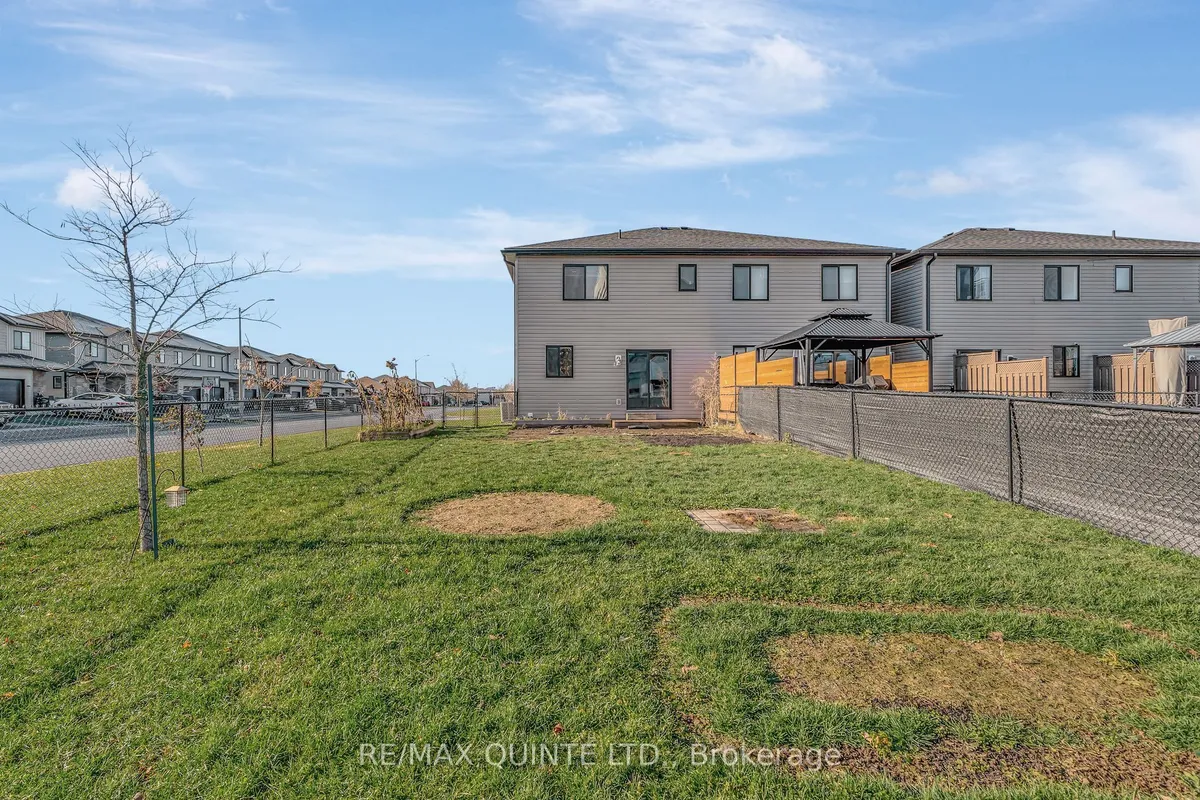 121 Kanvers Way, ON K7R 3P9