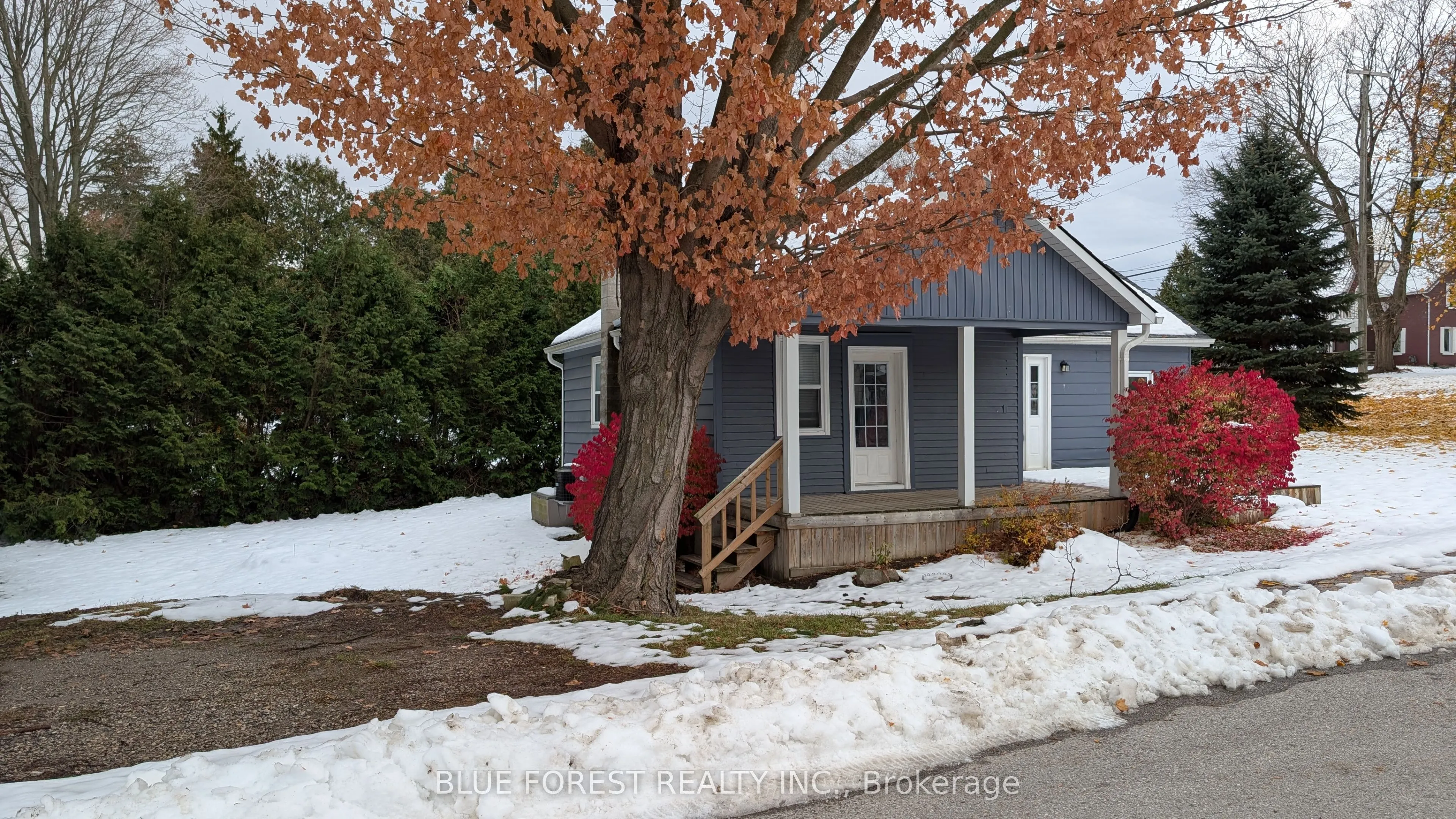 Detached interior view at 8516 Townsend Line Lambton Shores