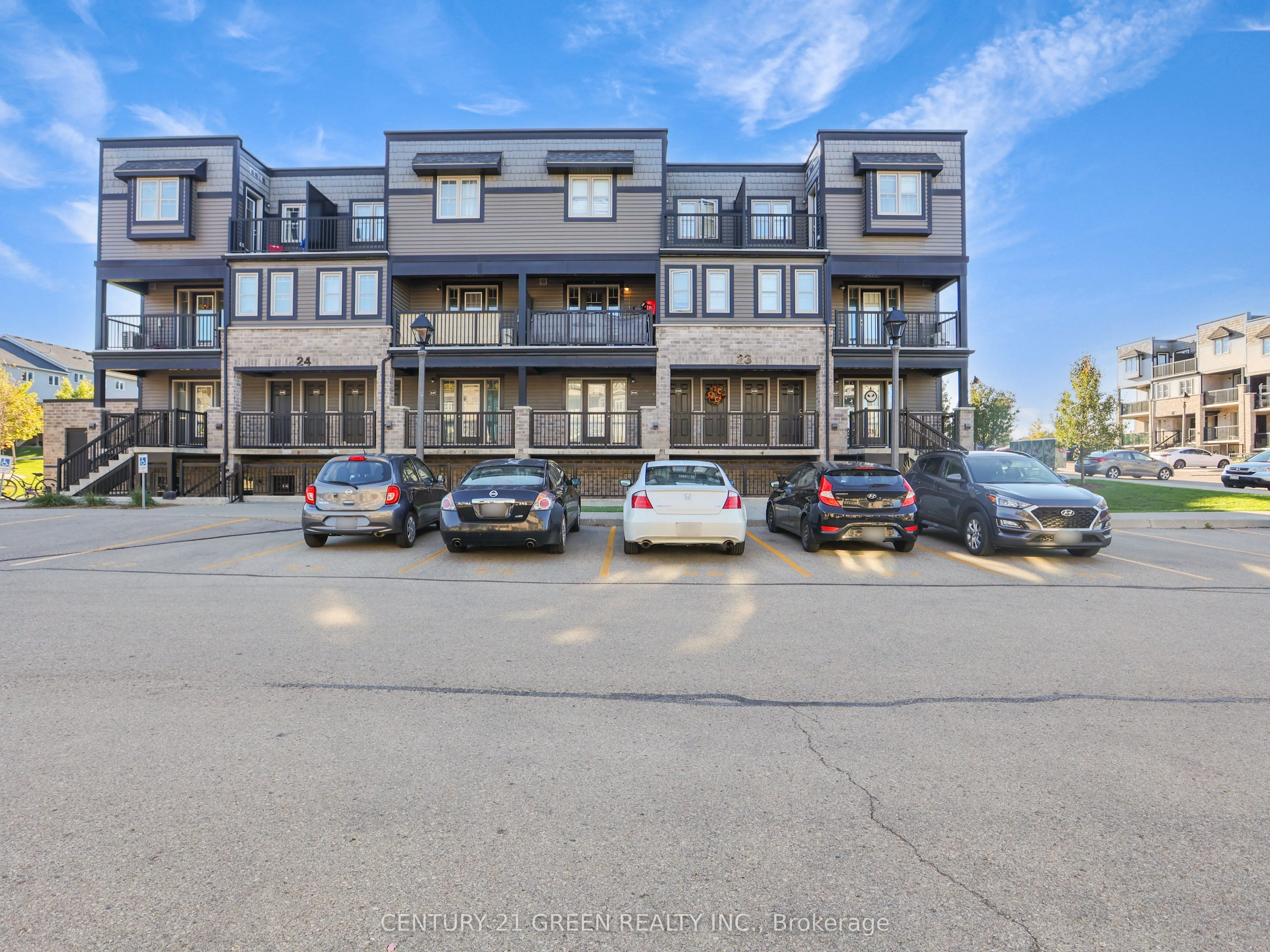 Condo Townhouse 2 bedroom 1 bathroom at 1989 Ottawa Street in Kitchener - MLS# X12578084