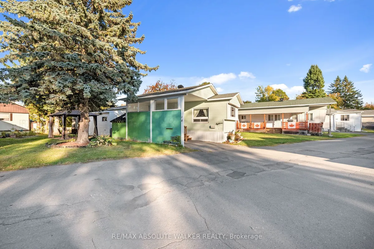 18 Tracy Avenue, ON K2H 7P7