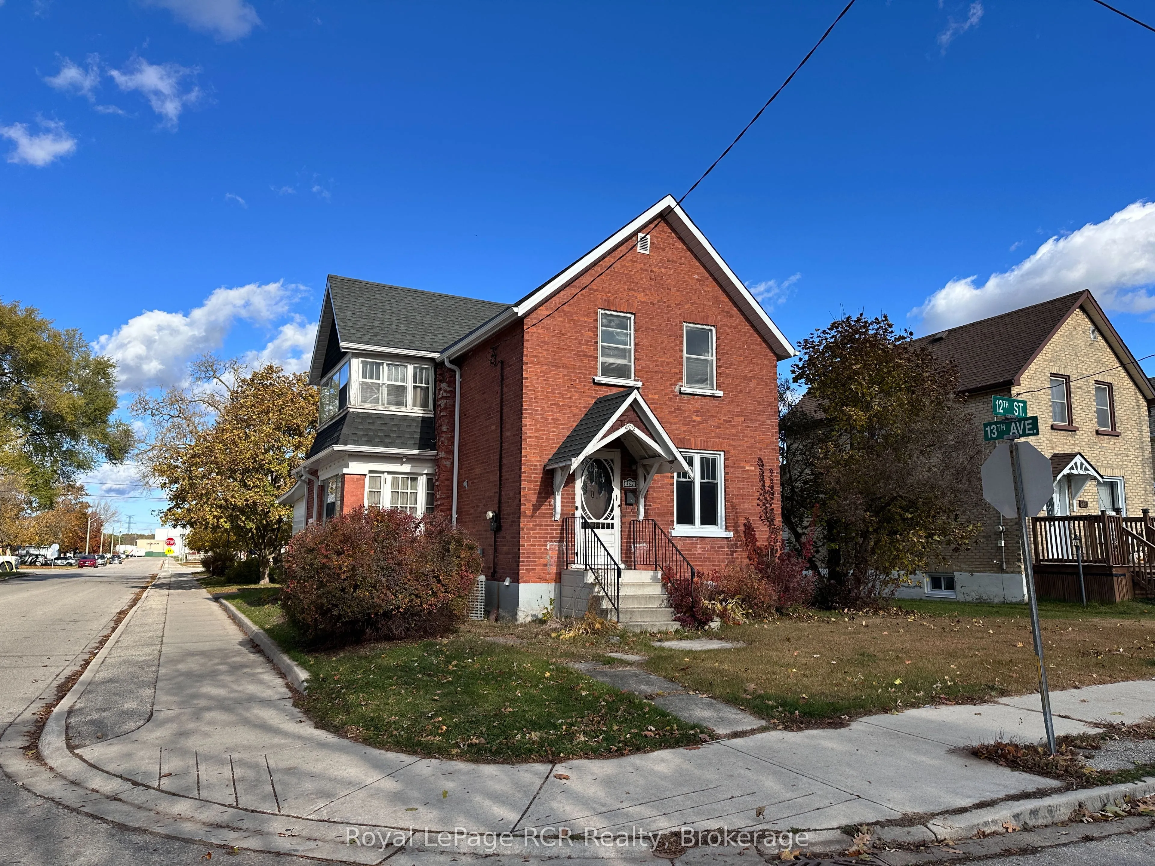 Detached 3 bedroom 2 bathroom at 462 12th Street in Hanover - MLS# X12578388