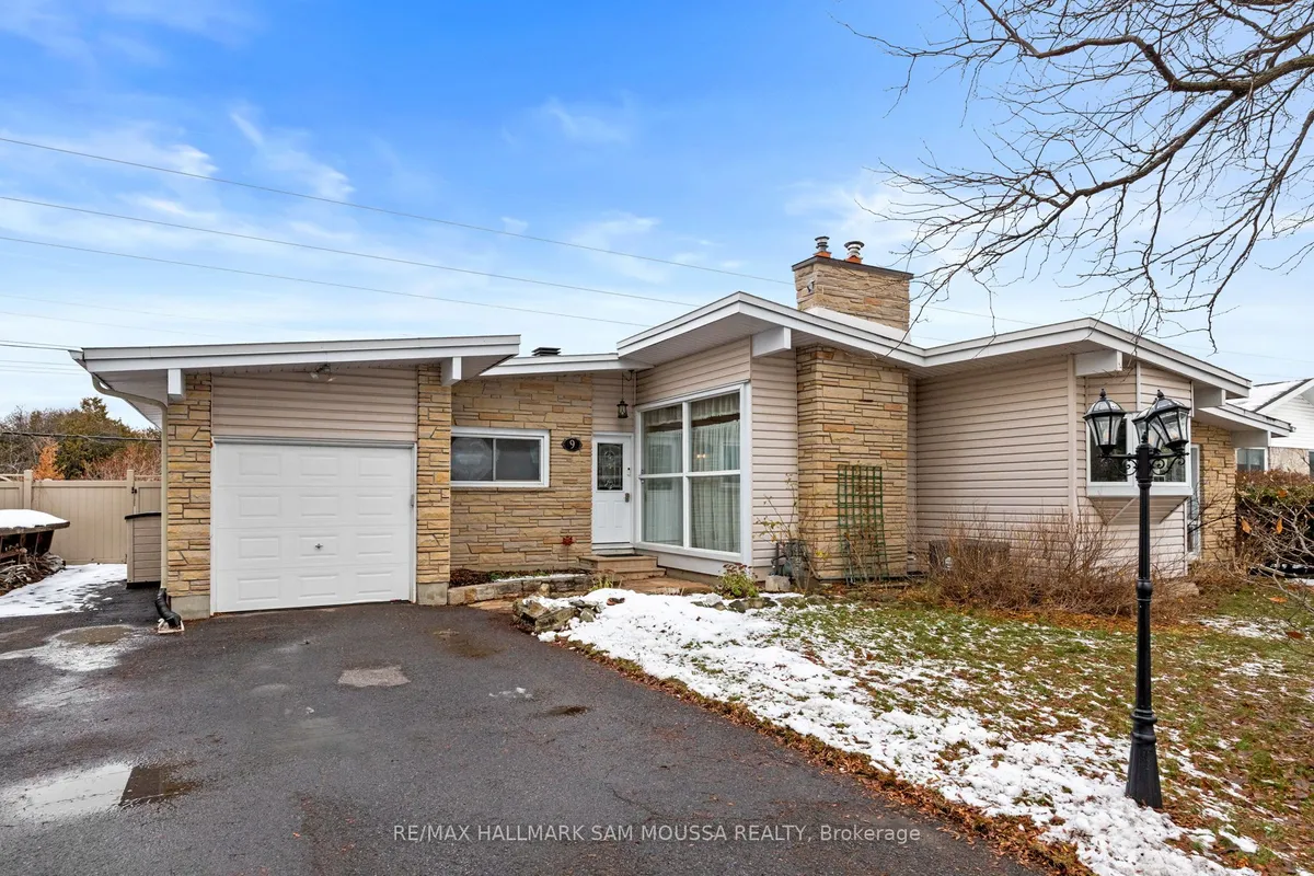 9 Quinpool Crescent, ON K2H 6H9