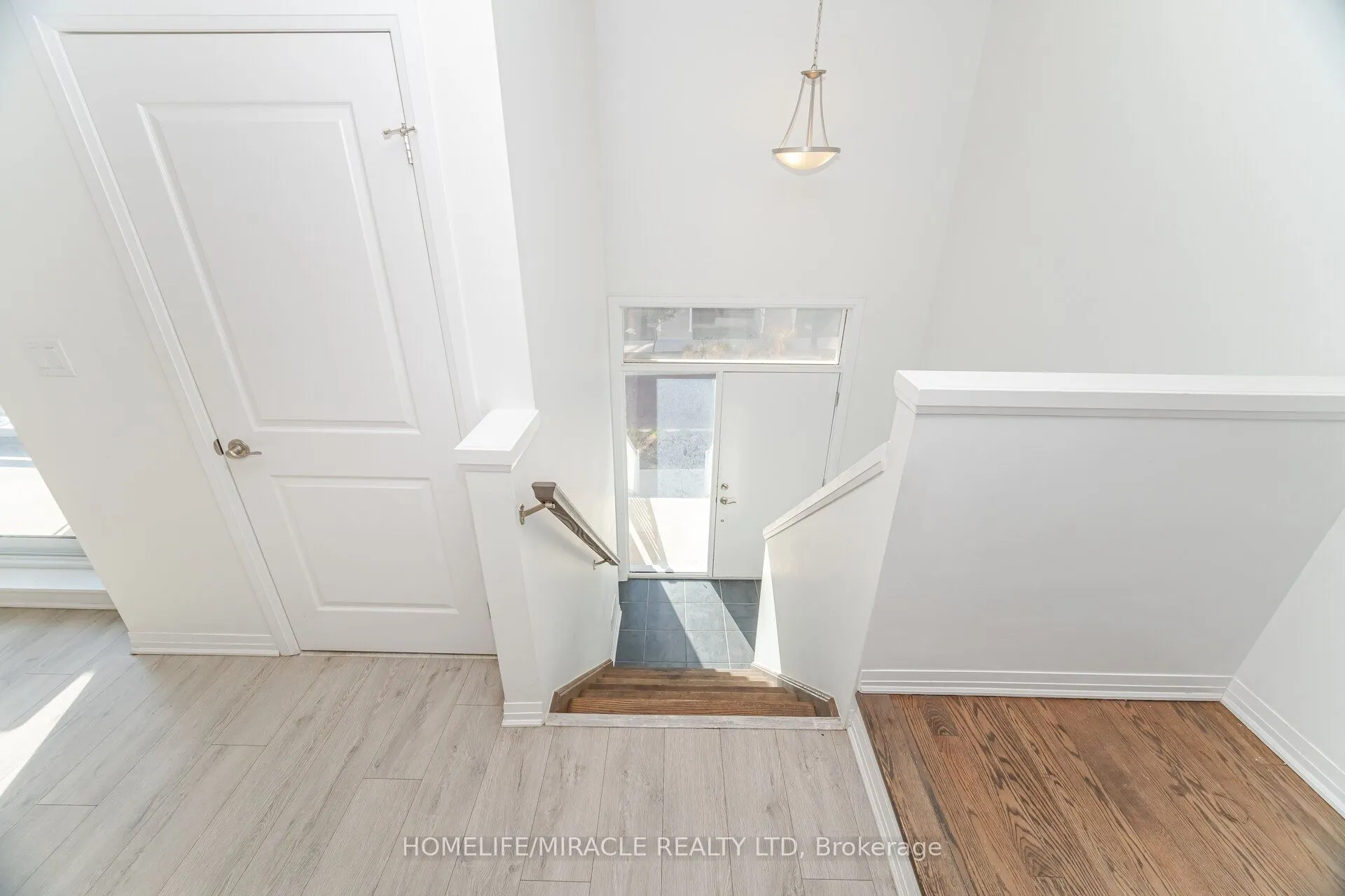 Condo Townhouse living room at 15 Visionary Avenue Kitchener