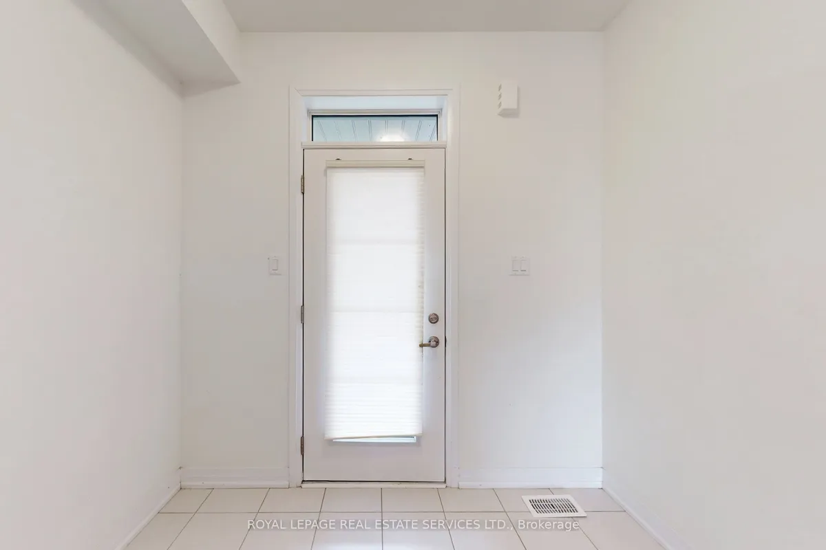 Att/Row/Townhouse interior view at 161 Brighton Lane Thorold