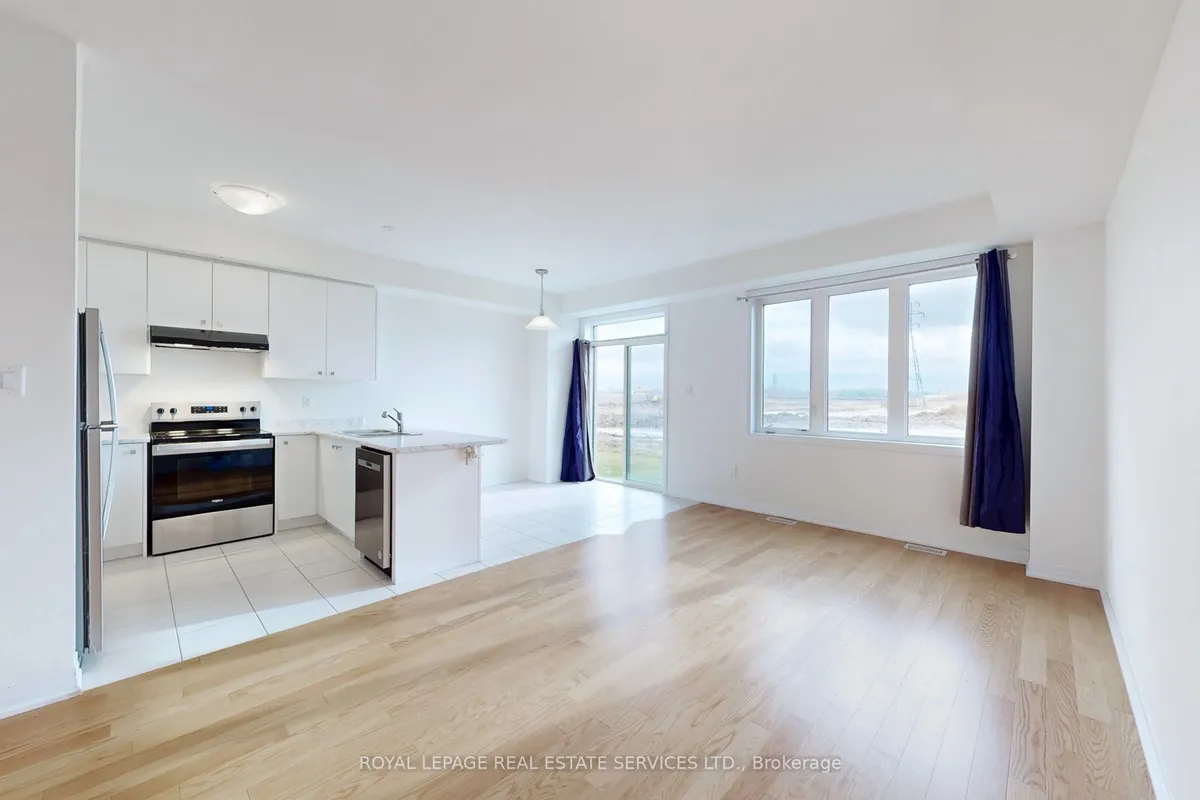 Att/Row/Townhouse kitchen at 161 Brighton Lane Thorold