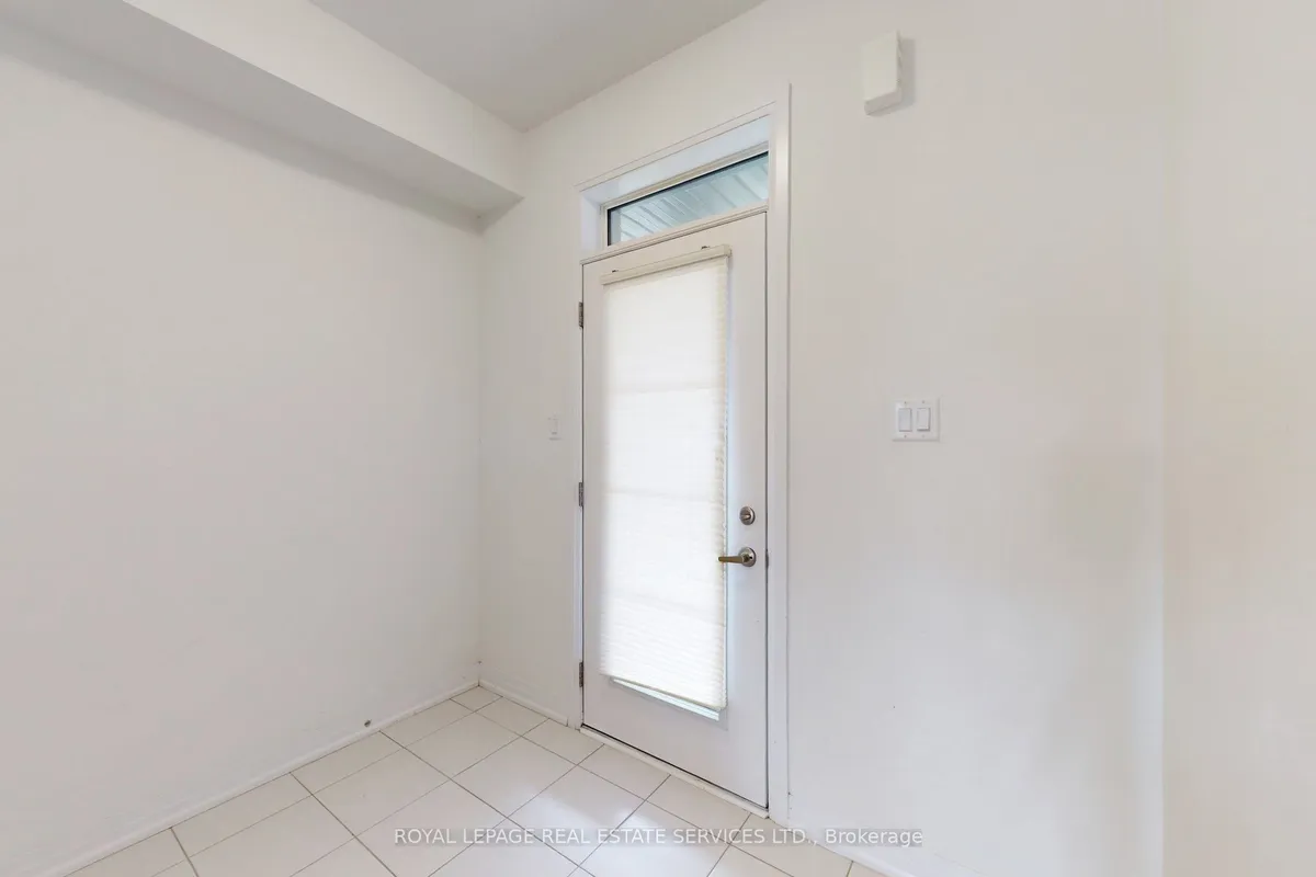 Att/Row/Townhouse living room at 161 Brighton Lane Thorold