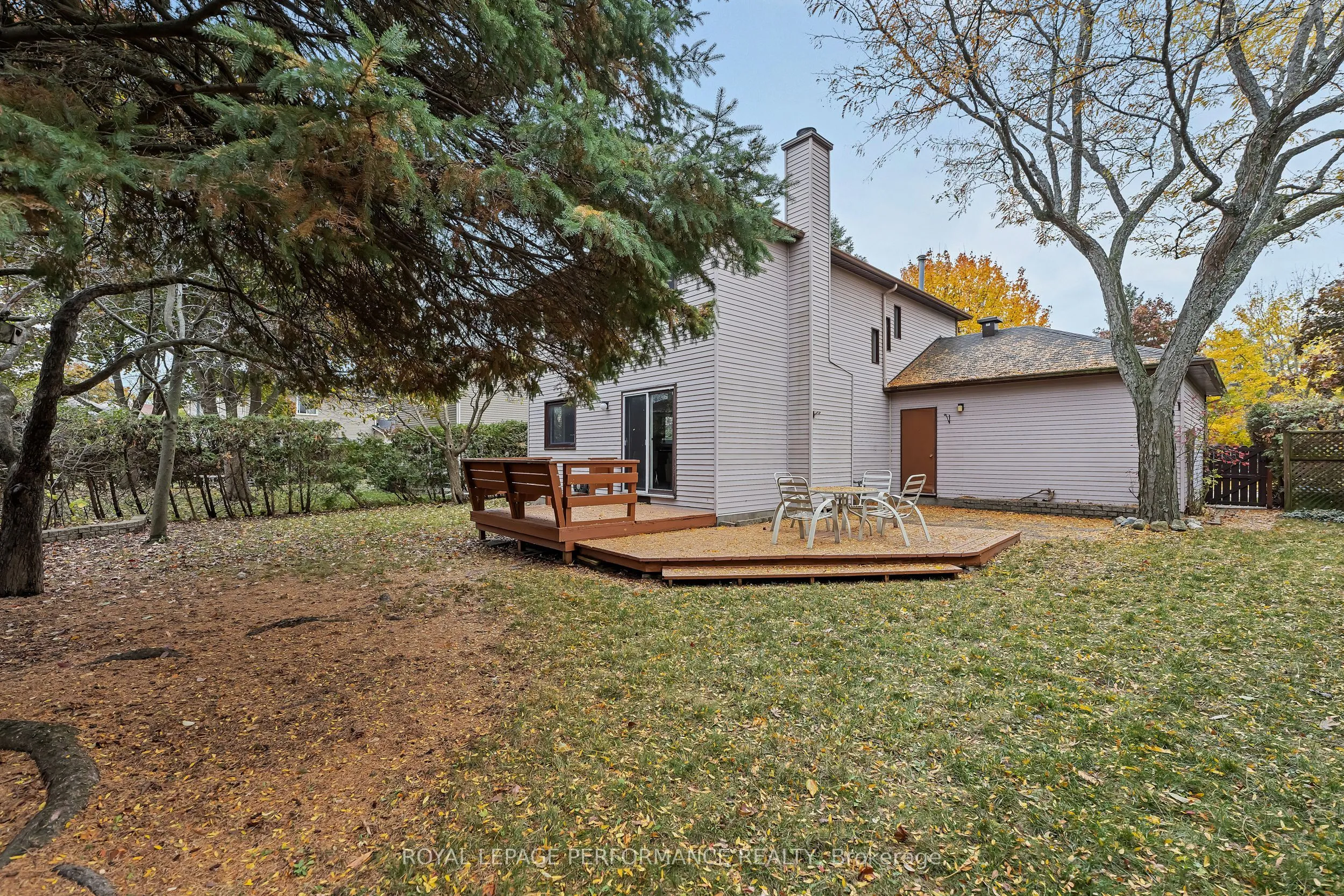 Detached living room at 46 Otten Drive Barrhaven