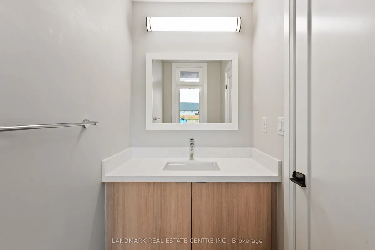 Detached kitchen at 11 Bounty Avenue Thorold