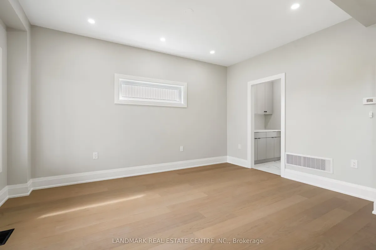 Detached living room at 9 Bounty Avenue Thorold