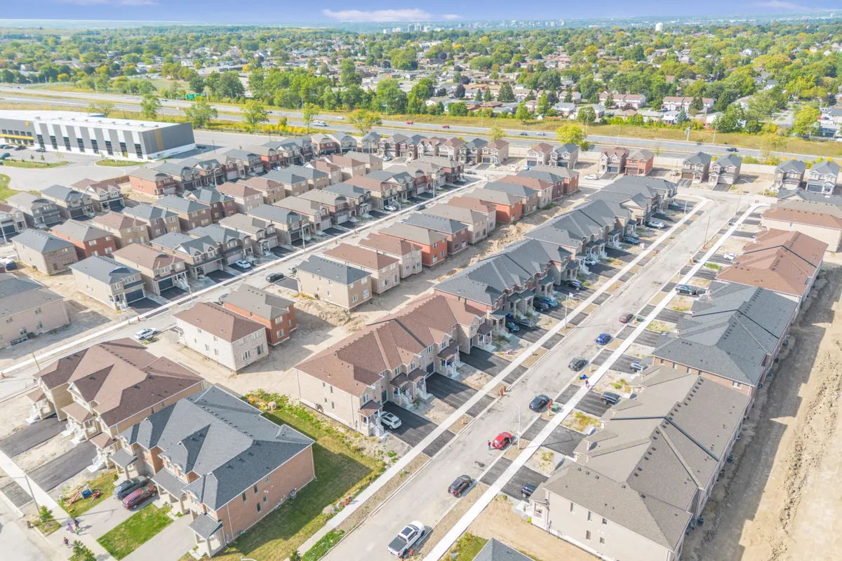 Att/Row/Townhouse kitchen at 69 Baker Street Thorold