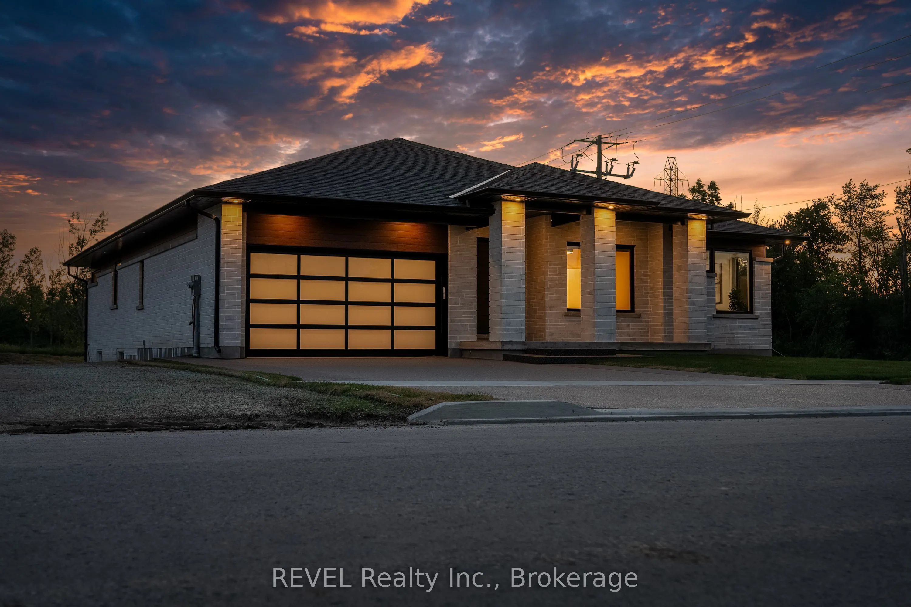 Detached 3 bedroom 3 bathroom at 1 Anchor Road in Thorold - MLS# X12588230