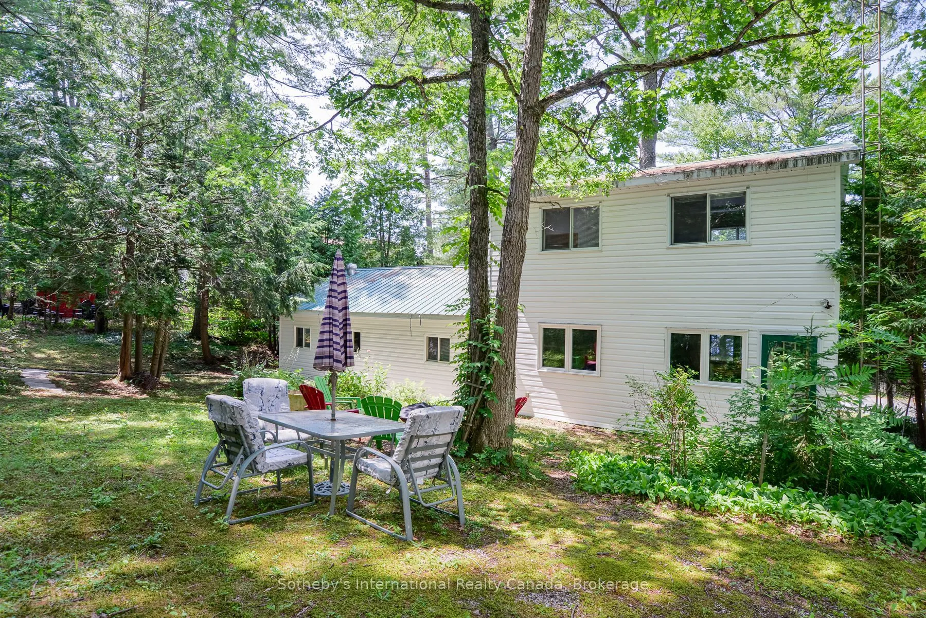 Detached kitchen at 1145 South Morrison Lake Road Gravenhurst