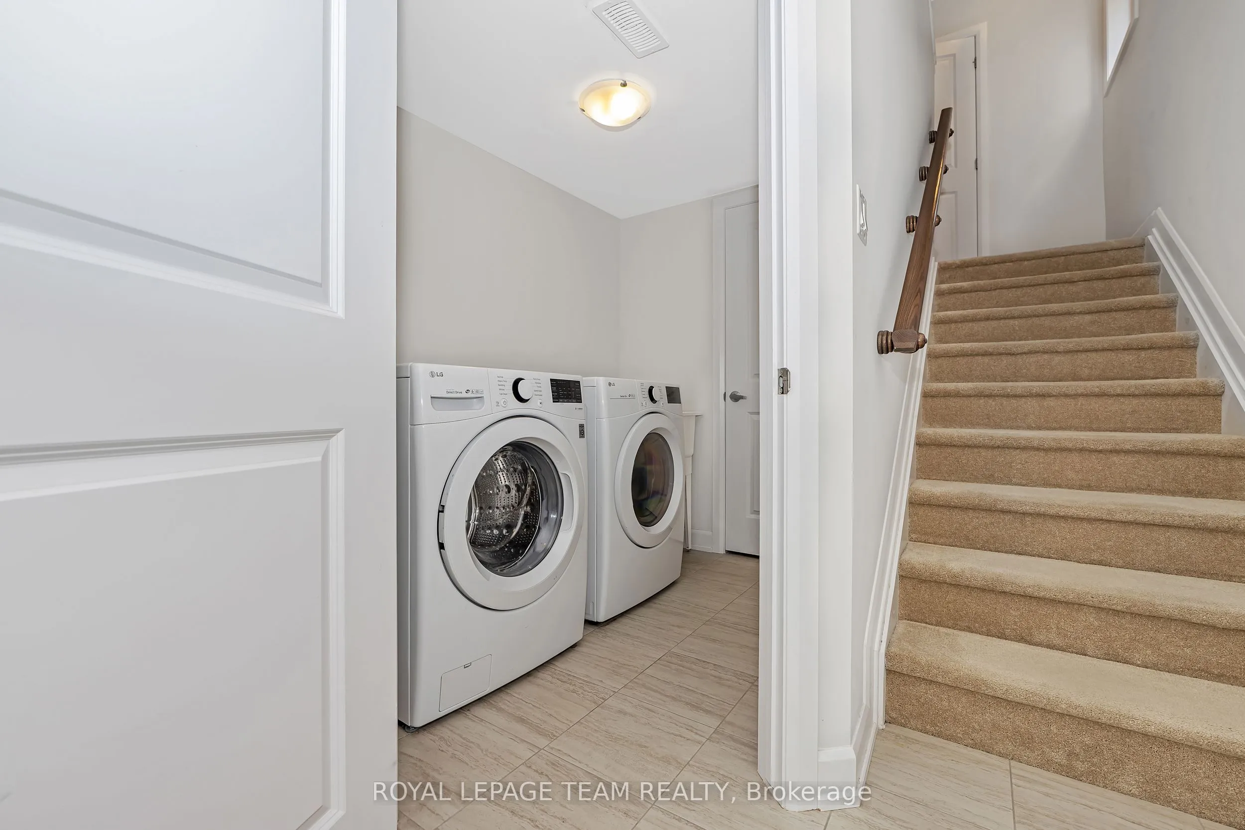 Att/Row/Townhouse interior view at 515 Clemency Crescent Barrhaven