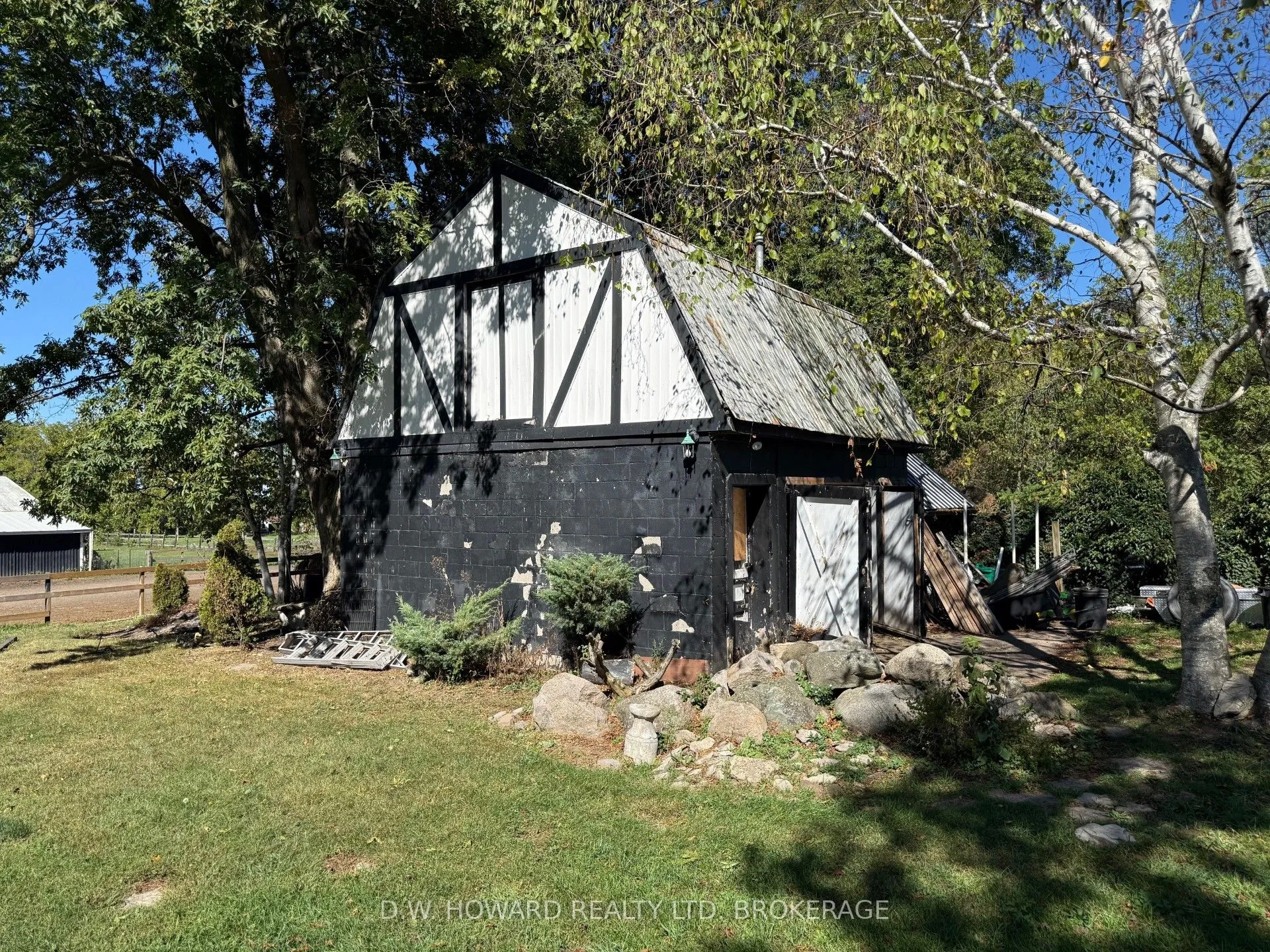 Detached kitchen at 3276 Bertie Street Fort Erie