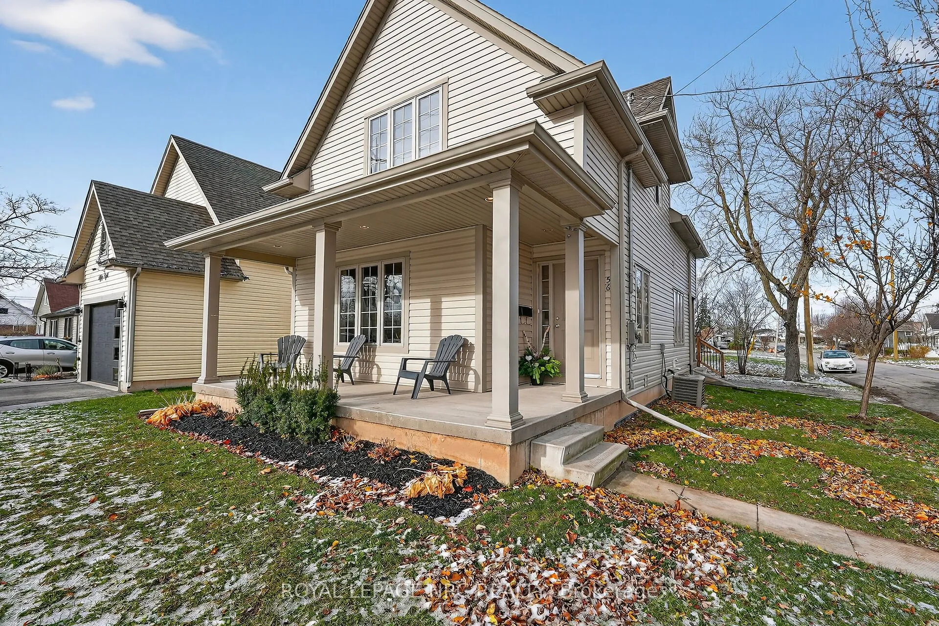 Detached interior view at 56 Dominion Road Fort Erie