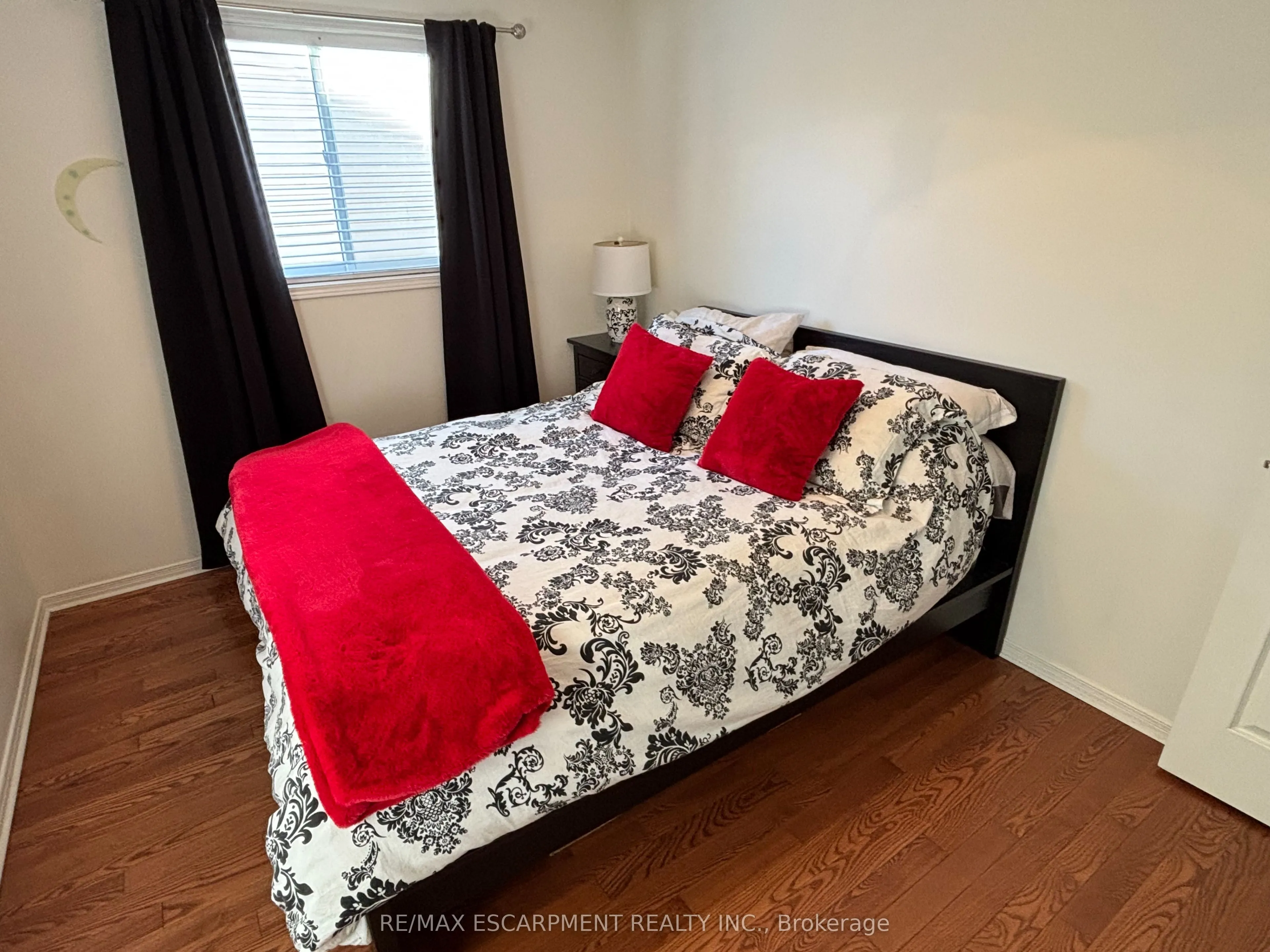 Detached living room at 111 Duncairn Crescent Hamilton