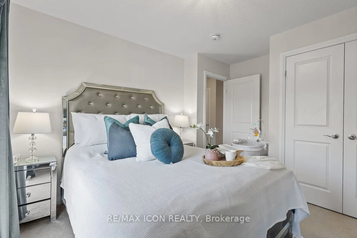 Condo Townhouse living room at 1989 Ottawa Street Kitchener