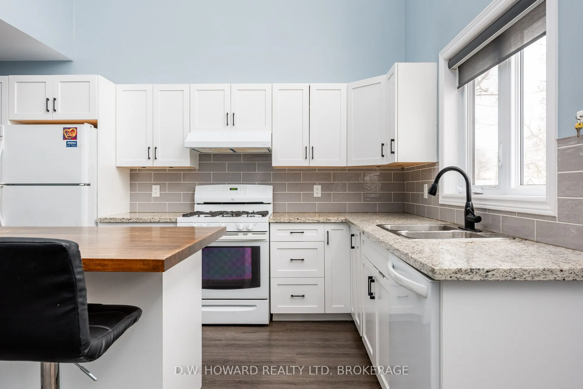 Detached interior view at 12 Loomis Crescent Fort Erie