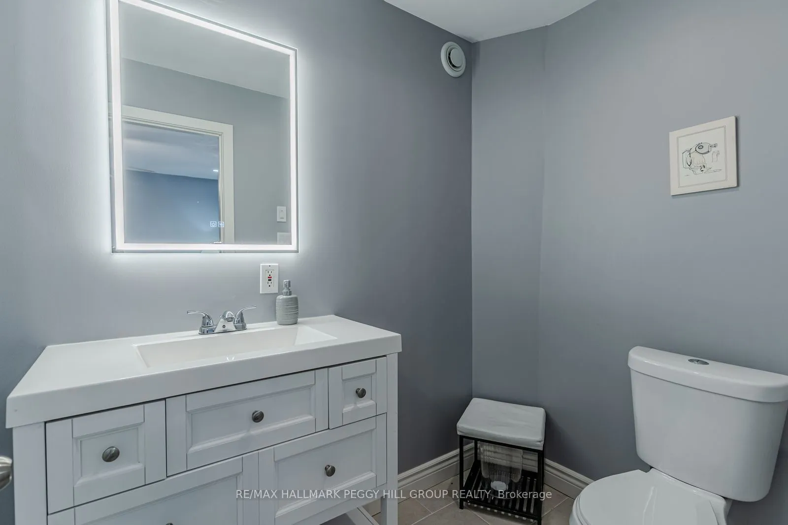 Detached living room at 280 Private Street Gravenhurst