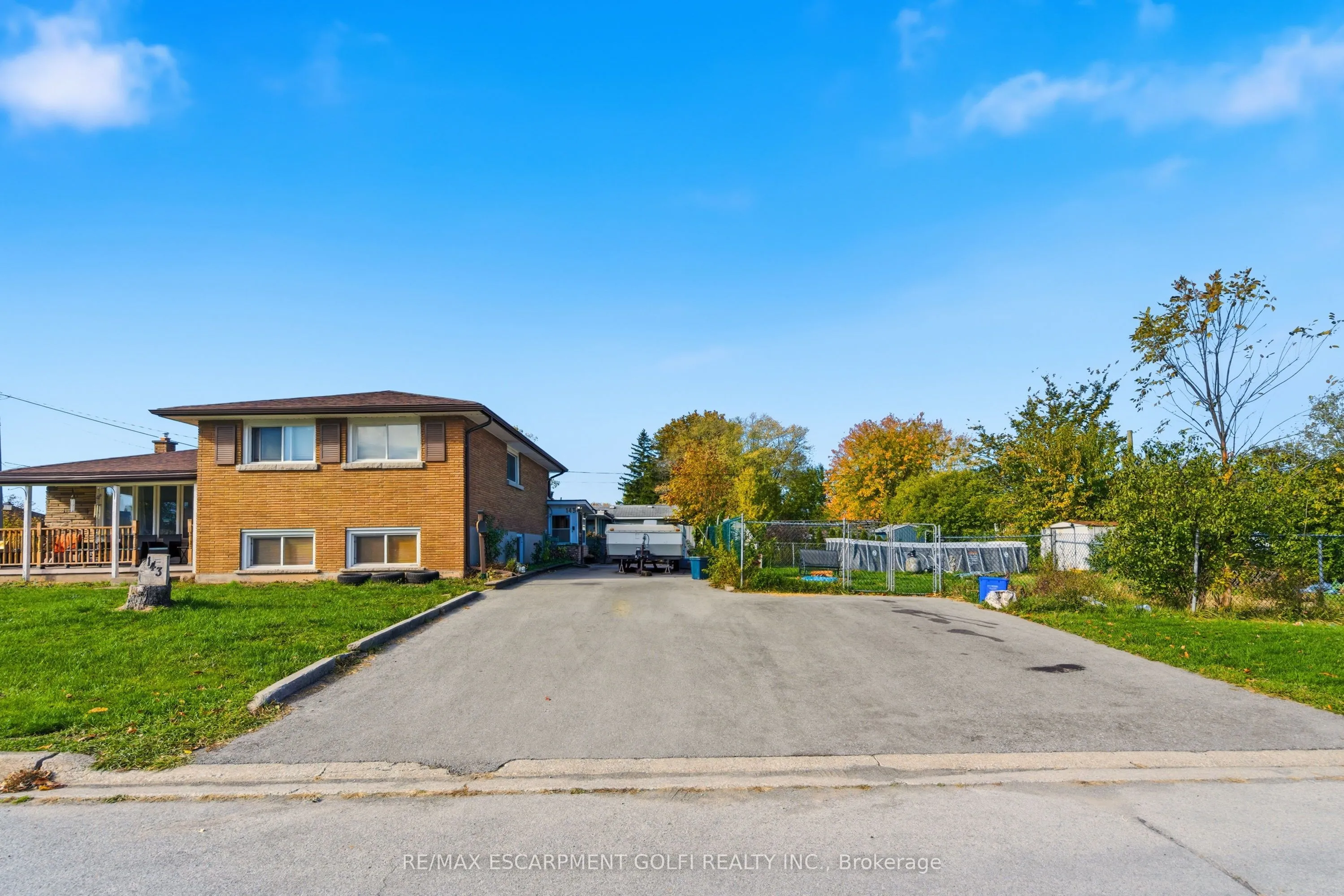 Detached kitchen at 143 Aberdeen Street Fort Erie