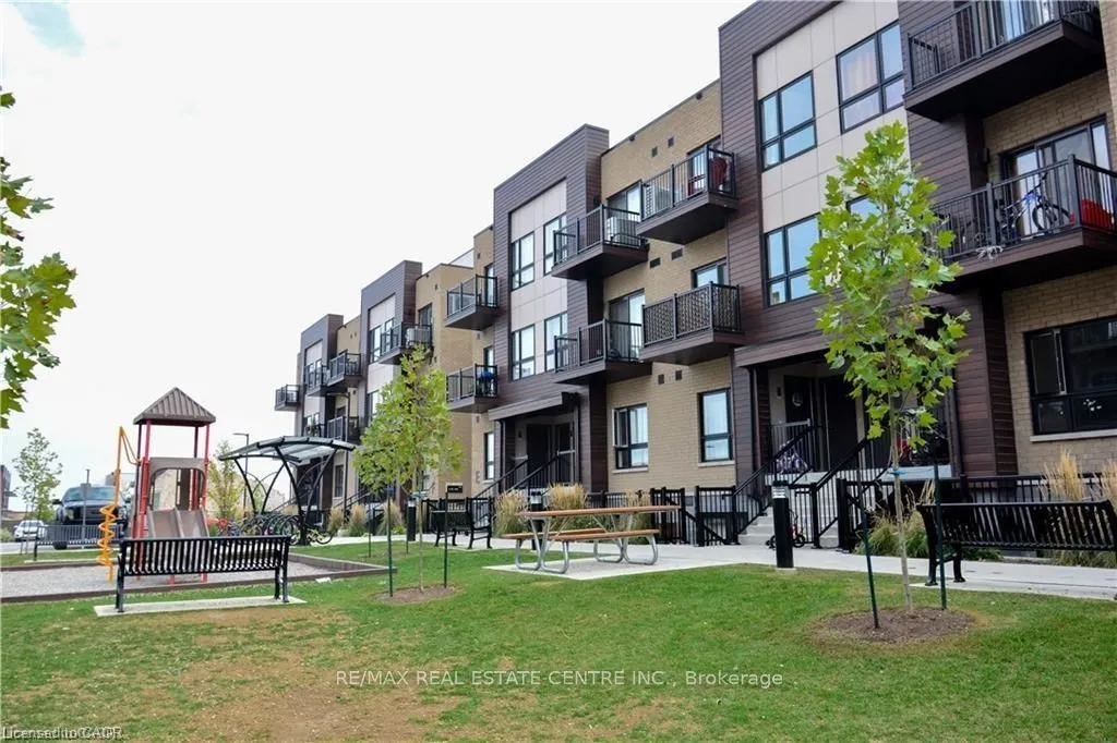 Condo Townhouse 2 bedroom 2 bathroom at 10 Palace Street in Kitchener - MLS# X12606114