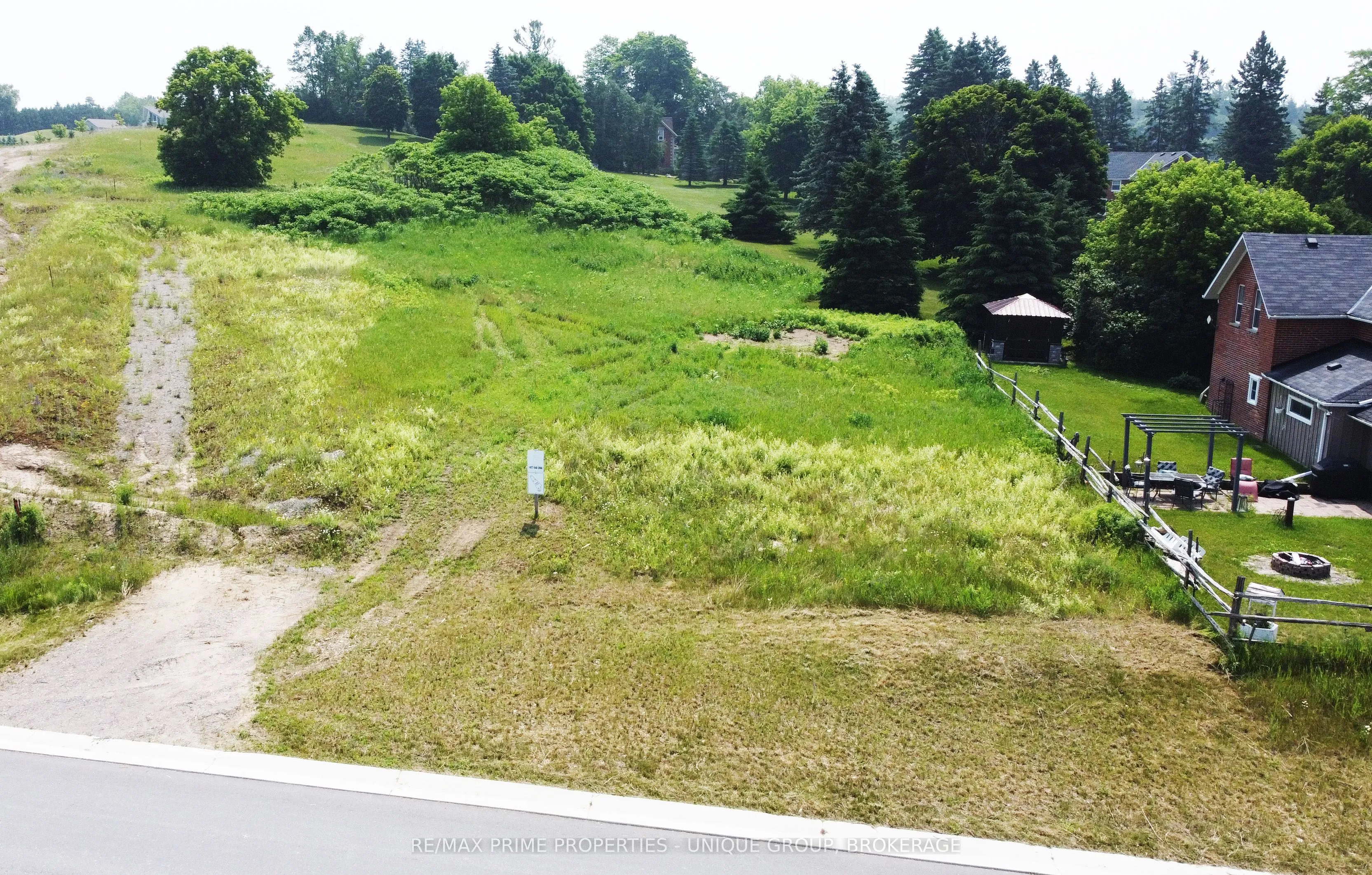 4 Country Place, Kawartha Lakes, ON L0A 1A0