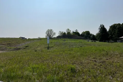 4 Country Place, Kawartha Lakes, ON L0A 1A0