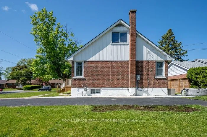 19 Coleman Drive, Quinte West, ON K8V 3A5