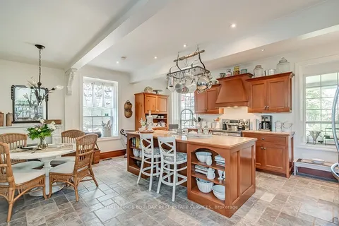 548 Campbellville Rd, Hamilton, ON L0P 1B0