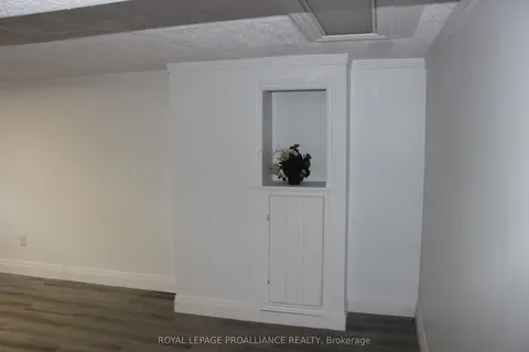 77 Lewis Street, Belleville, ON K8P 1R4