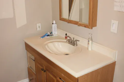 77 Lewis Street, Belleville, ON K8P 1R4
