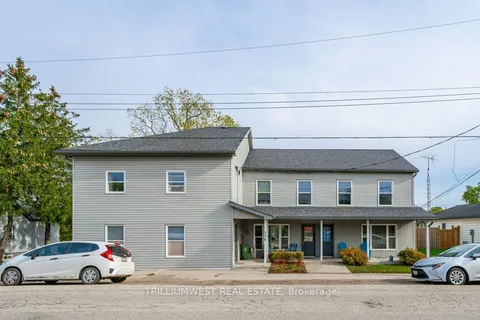 154-156 Freelton Rd, Hamilton, ON L8B 0Z5