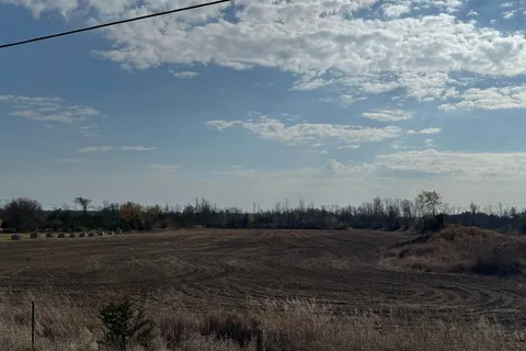 1133 Hamilton Rd, Quinte West, ON K8V 5P8