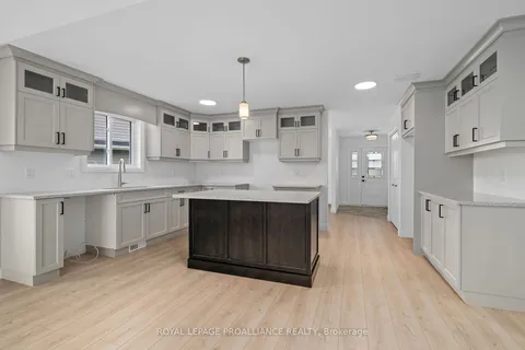 68 Stirling Cres, Prince Edward County, ON K0K 2T0