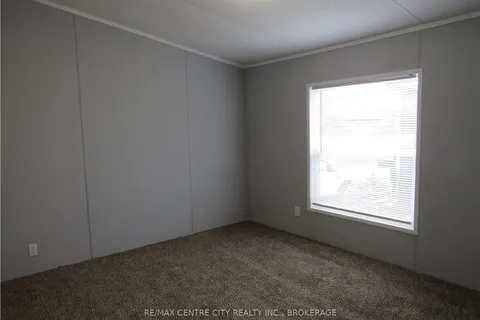 198 SPRINGBANK Dr, London, ON N6G 1J1