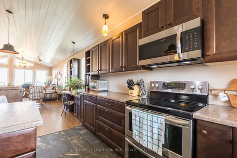 1649 County Rd 15 Rd, Prince Edward County, ON K0K 1W0