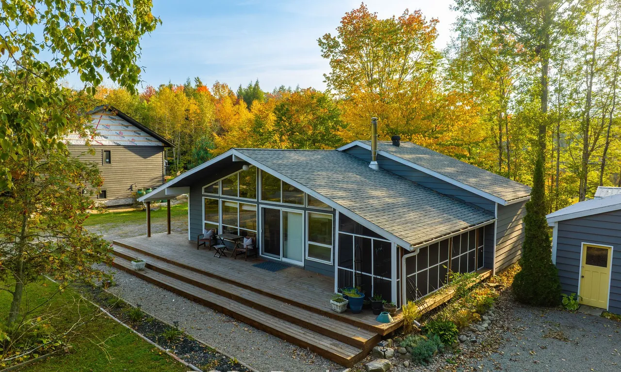 1021 Currie St, Muskoka Lakes, ON P0C 1A0