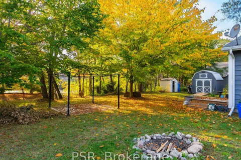 1021 Currie St, Muskoka Lakes, ON P0C 1A0