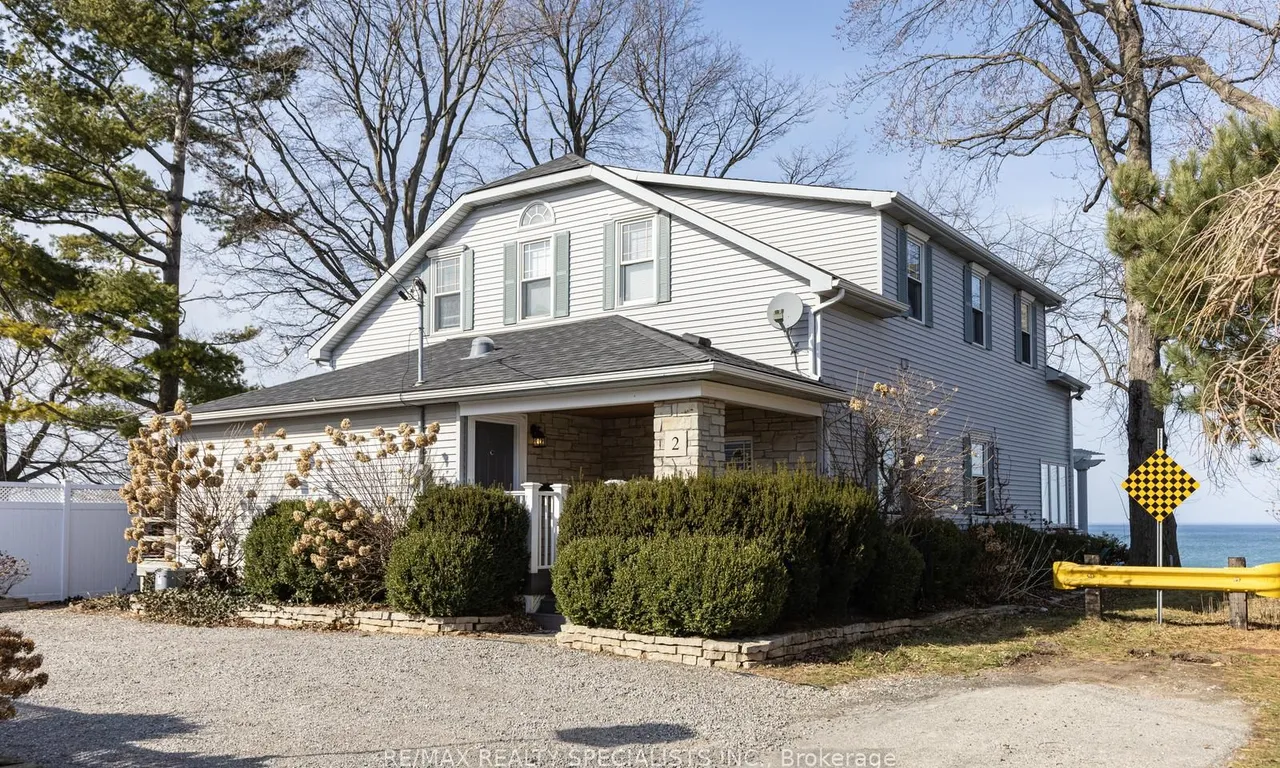 2 12th St, Grimsby, ON L3M 2V7