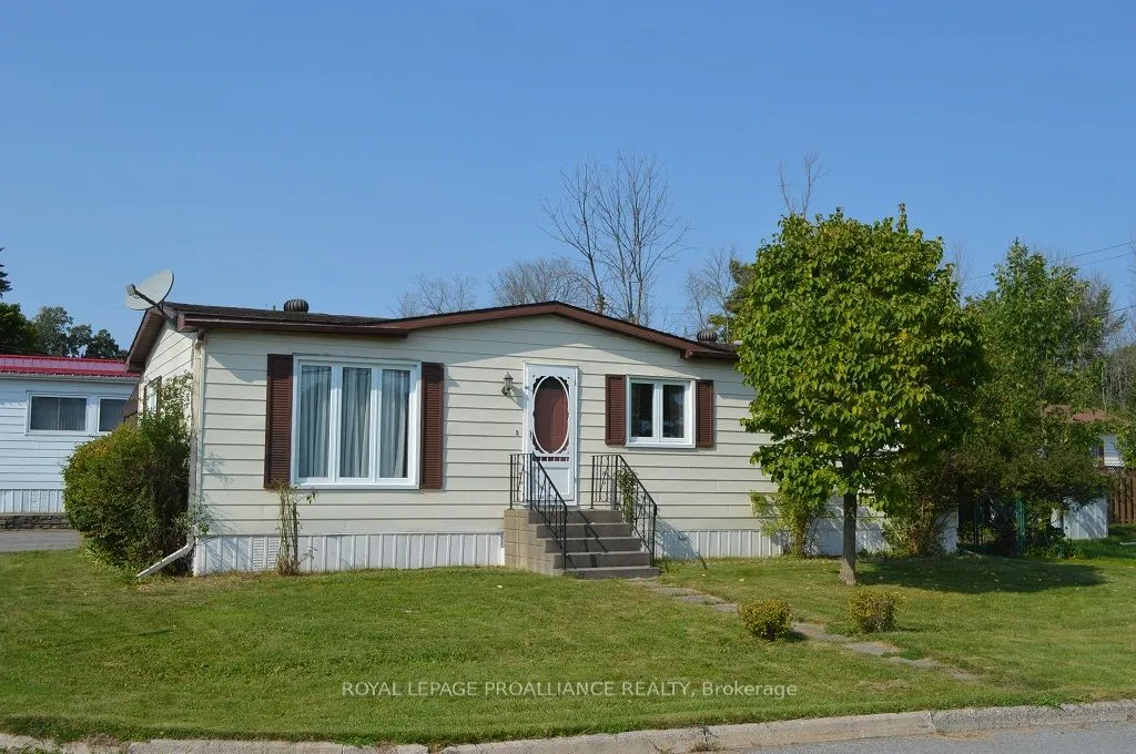 4 Annette Blvd, Quinte West, ON K8N 4Z3