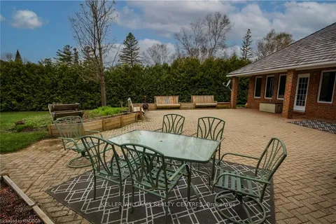 104 Oliphant Way, South Bruce Peninsula, ON N0H 2T0