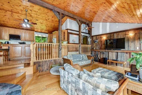 1013 Merrick Dr, Bracebridge, ON P1L 1X1