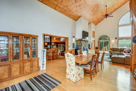 1013 Merrick Dr, Bracebridge, ON P1L 1X1