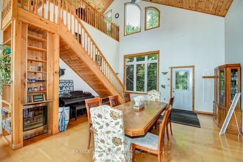 1013 Merrick Dr, Bracebridge, ON P1L 1X1